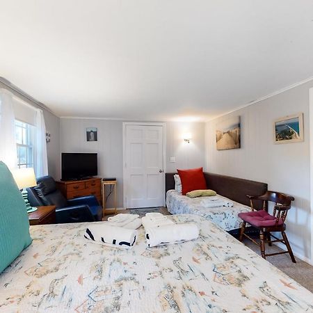 Beach Rose Guest Studio Nauset Heights Екстер'єр фото